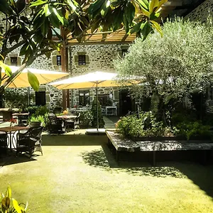 4* Hotel Komentu Maitea
